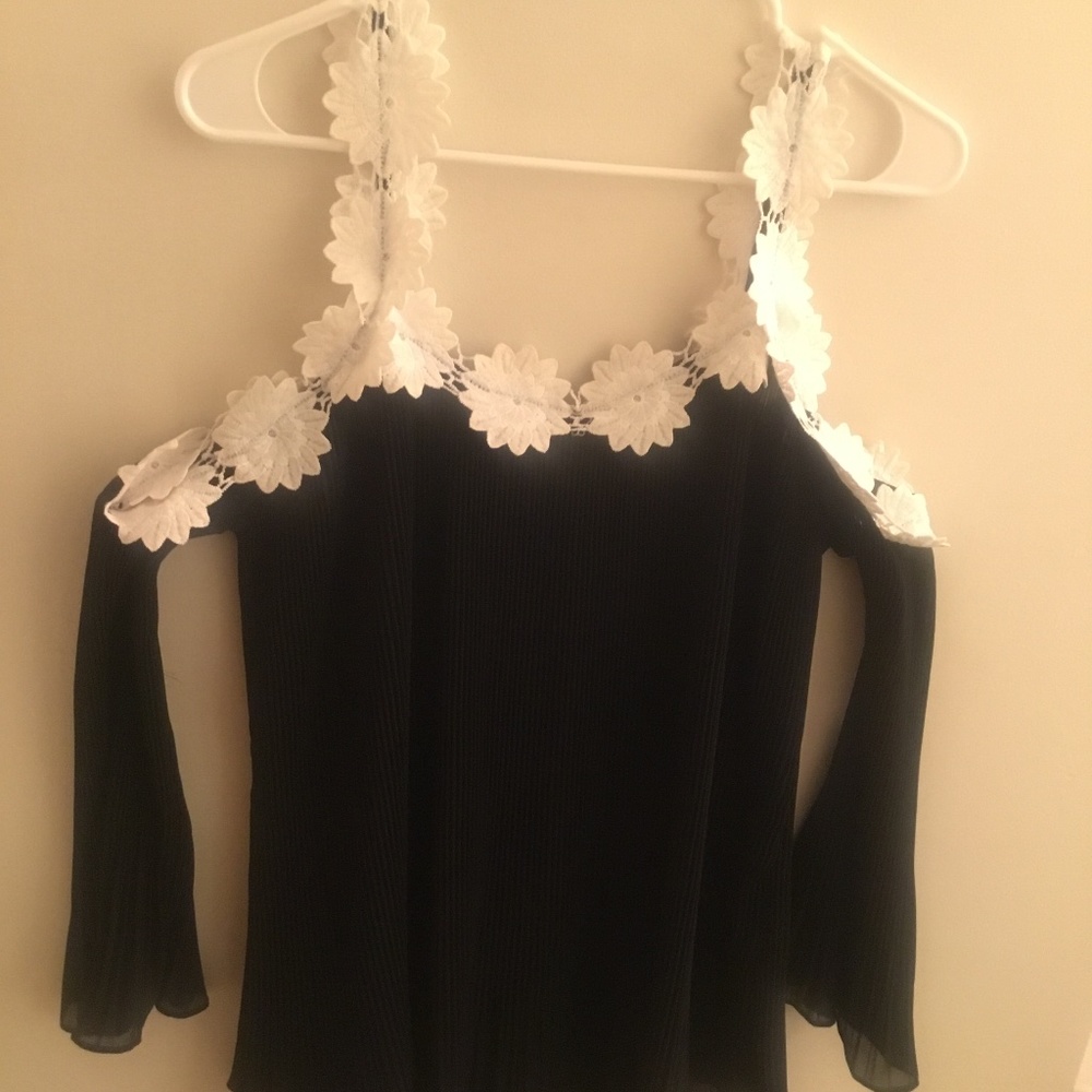 Women’s top - Picture 2 of 5